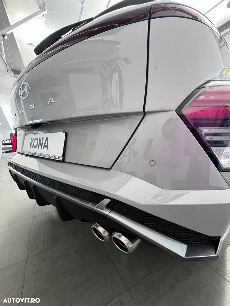 Hyundai KONA - 7