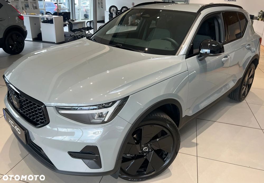 Volvo XC 40 B4 AWD Plus Dark - 11