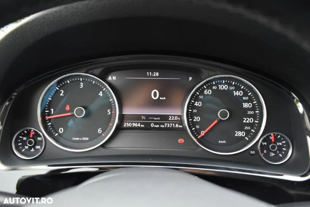 Volkswagen Touareg 3.0 V6 TDI BMT - 13