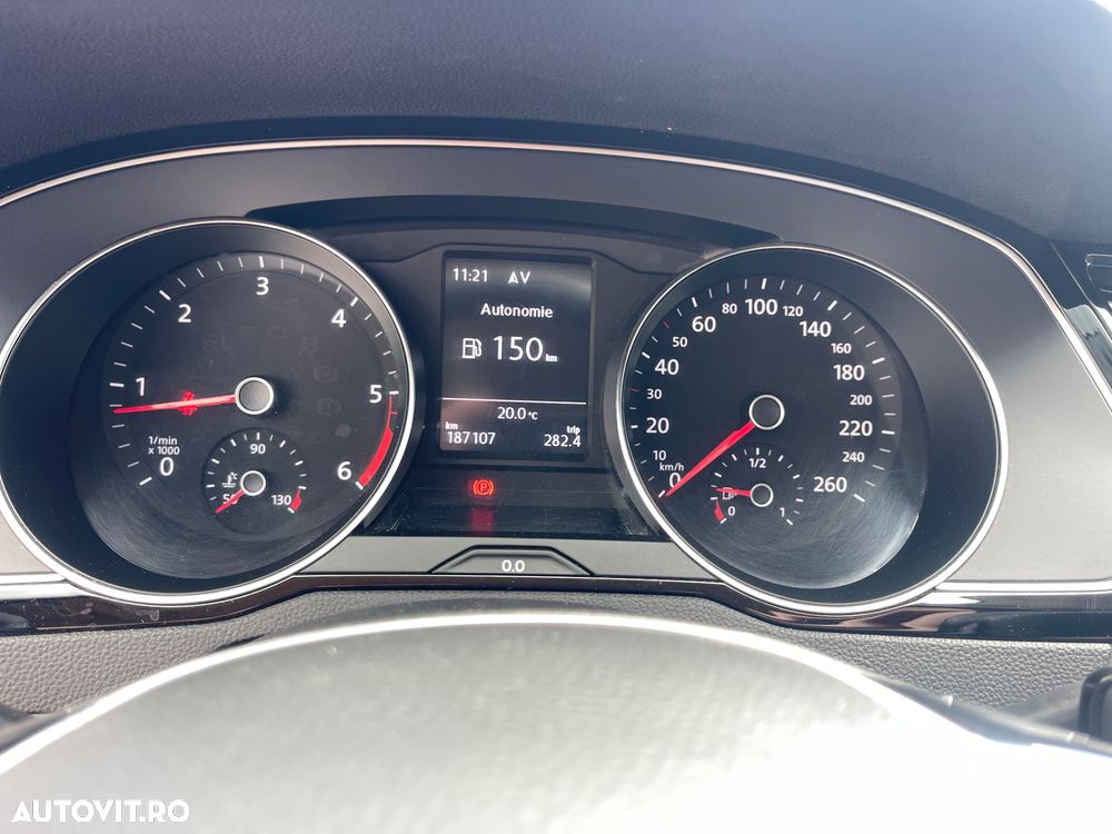 Volkswagen Passat 2.0 TDI (BlueMotion Technology) Comfortline - 38