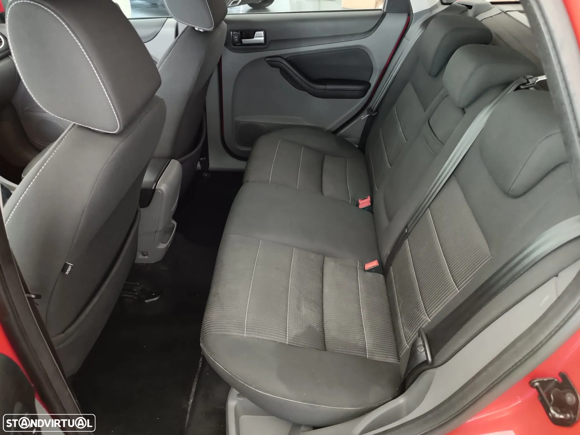 Ford Focus SW 1.8 TDCi Titanium - 11