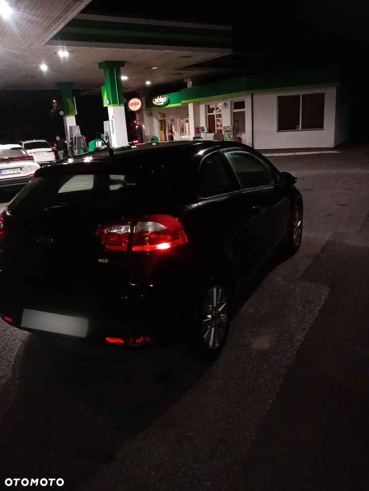 Kia Rio - 4