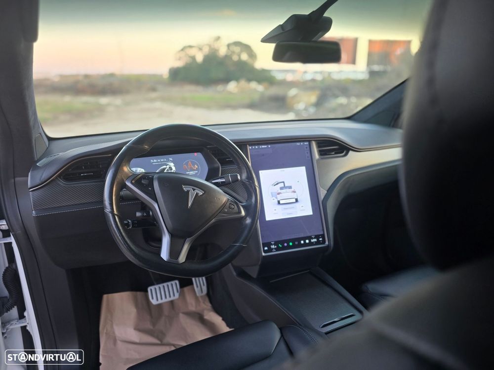 Tesla Model X P100D - 14