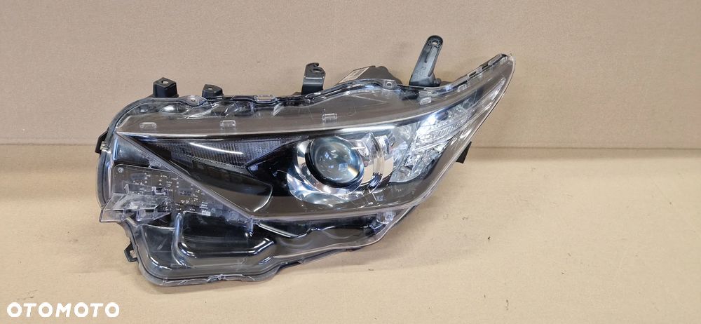 TOYOTA AURIS II LIFT REFLEKTOR LEWY 81150-02K30 ORYGINAŁ EUROPA LAMPA - 3