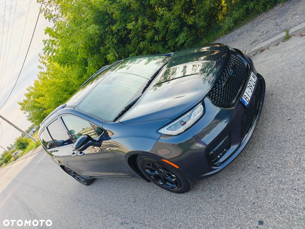Chrysler Pacifica - 11