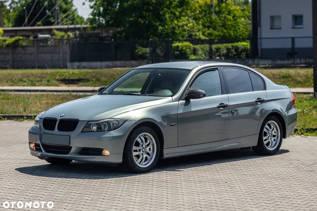 BMW Seria 3 320i - 9