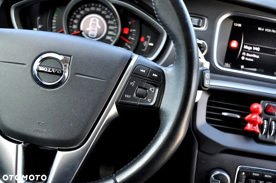 Volvo V40 D2 Drive-E Momentum - 22