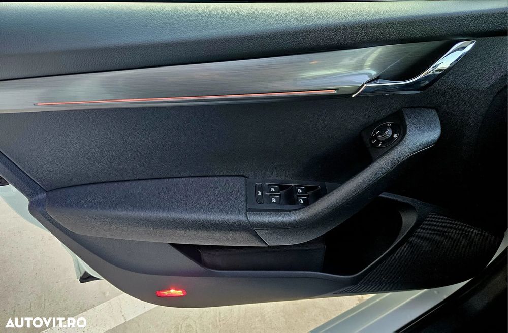 Skoda Octavia 1.6 TDI DSG Style - 17