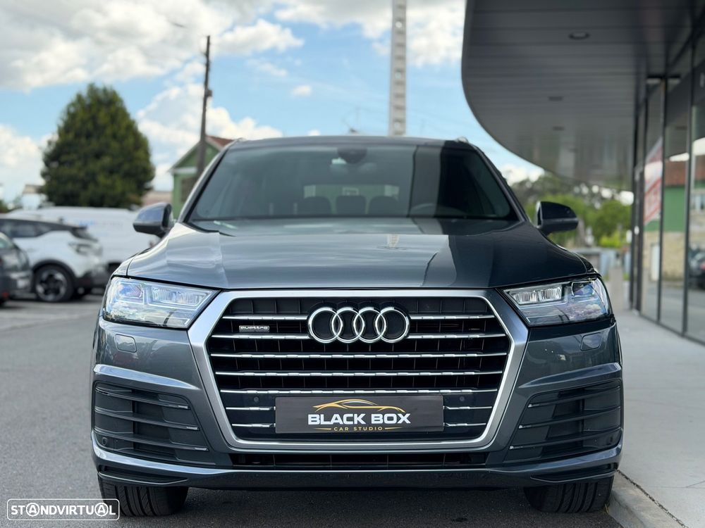Audi Q7 3.0 TDI quattro tiptronic 7L - 12