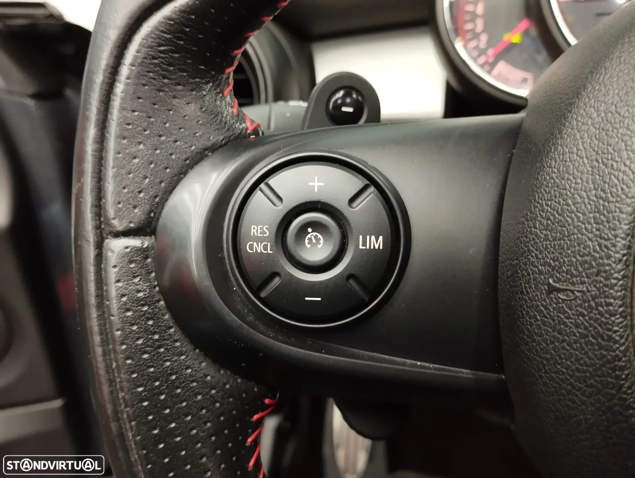 MINI Cabrio John Cooper Works Auto Desportiva - 26