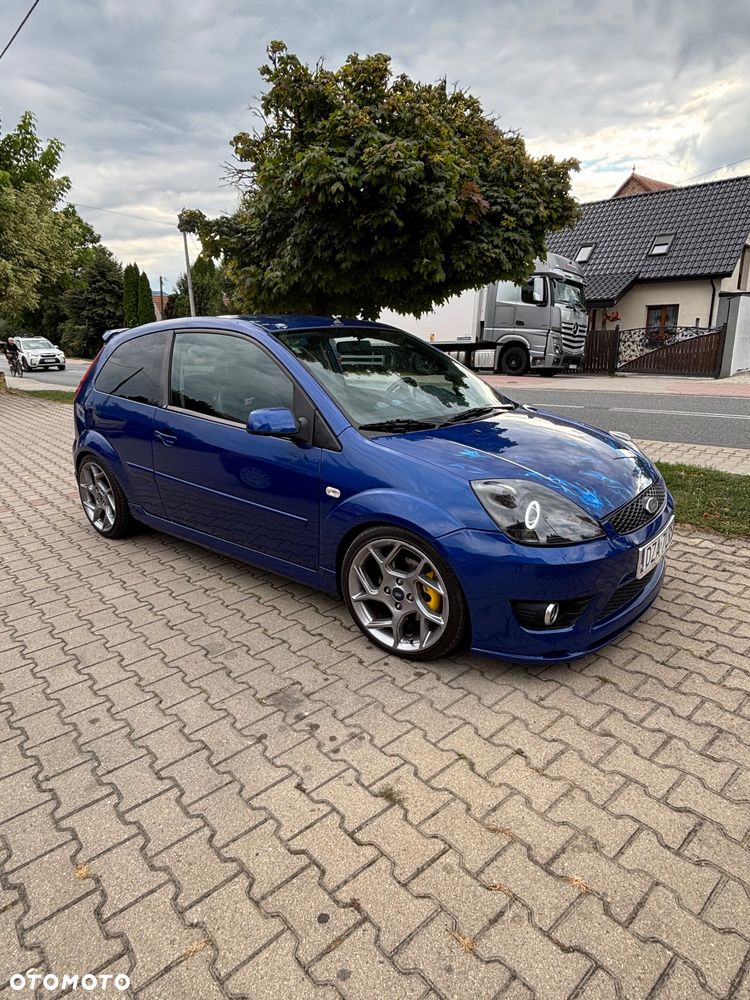 Ford Fiesta - 2