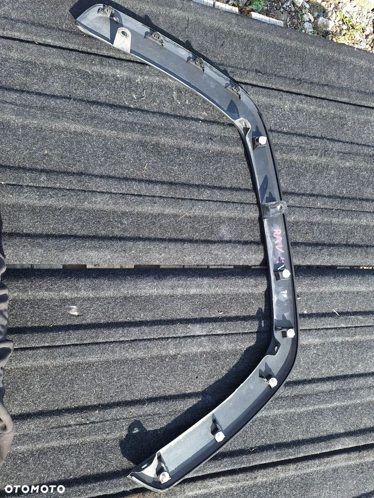 LISTWA NAKŁADKA BŁOTNIKA PRAWA PRZEDNIA TOYOTA RAV4C V - 2