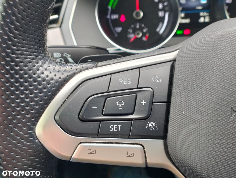 Volkswagen Passat - 18