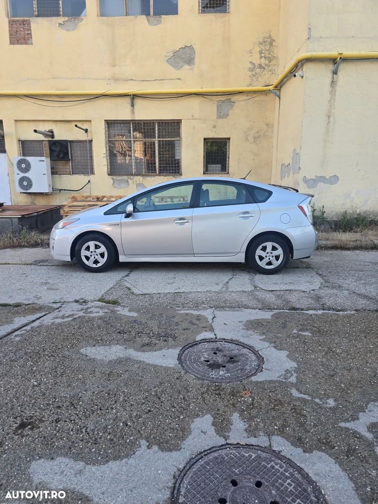 Toyota Prius (Hybrid) Luna - 33