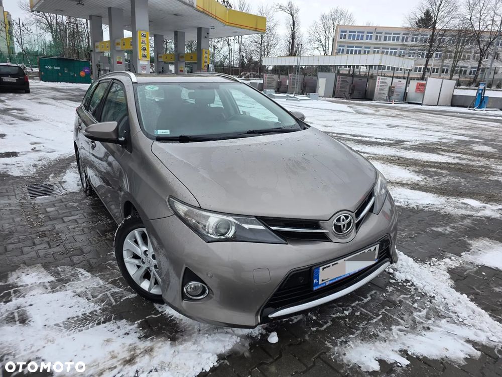 Toyota Auris 1.6 Premium Comfort - 1