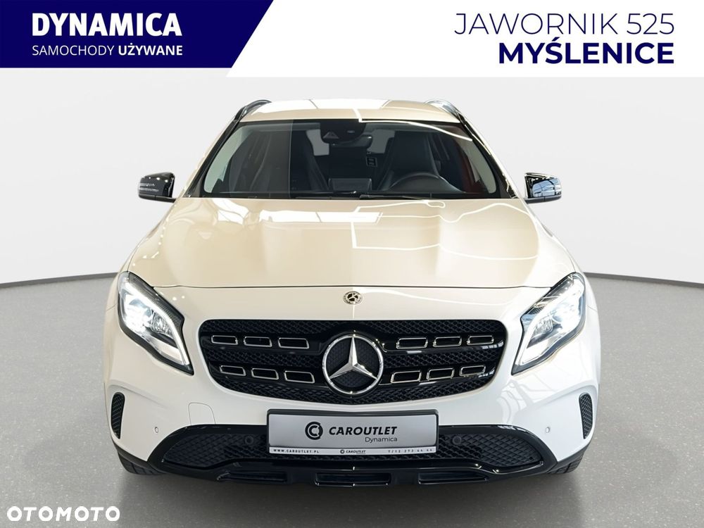 Mercedes-Benz GLA - 4