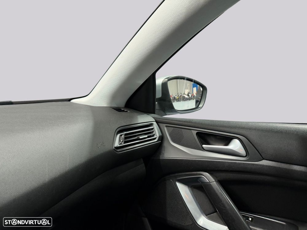 Peugeot 308 1.2 PureTech Active - 12