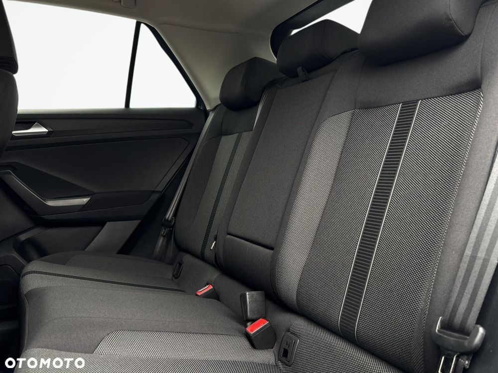 Volkswagen T-Roc - 11
