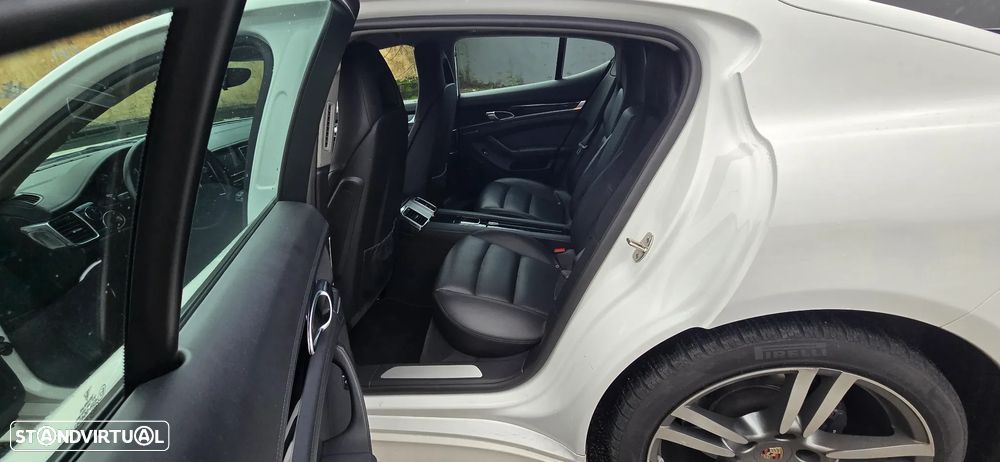Porsche Panamera Standard - 12