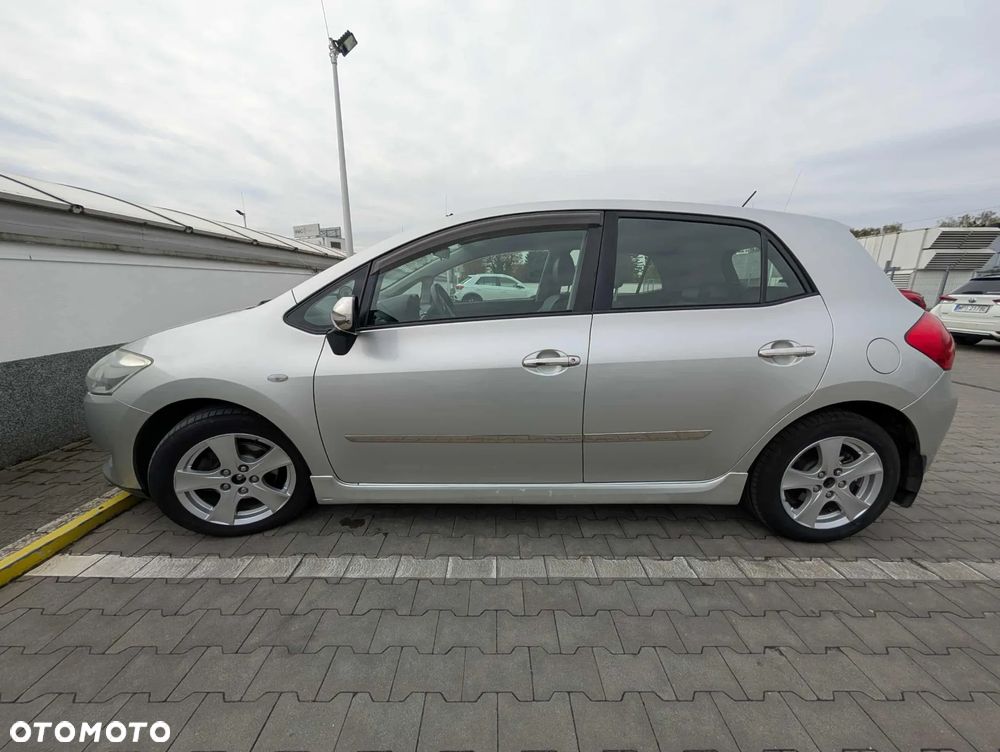 Toyota Auris - 11