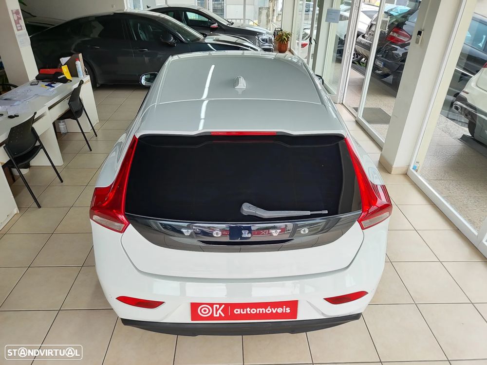 Volvo V40 D2 Momentum - 12