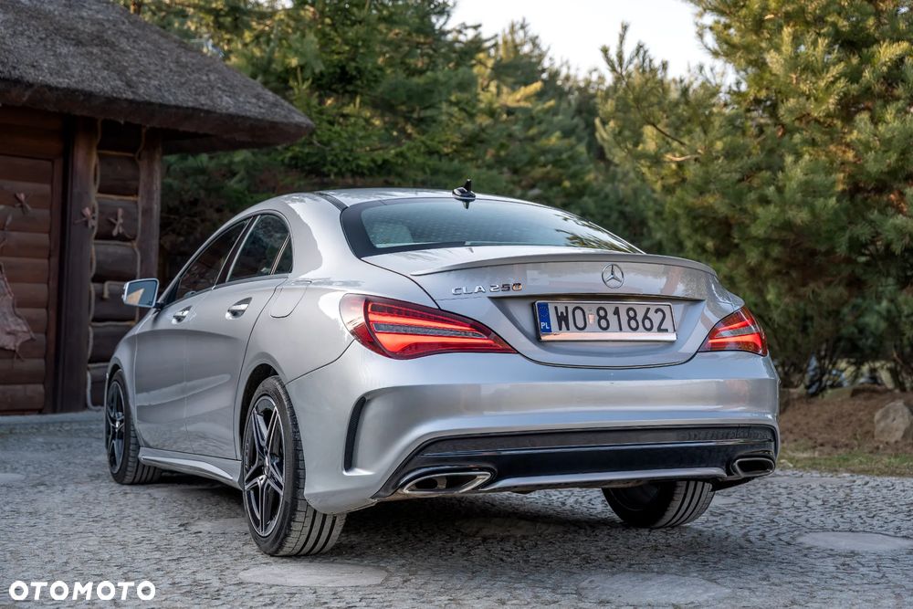 Mercedes-Benz CLA 250 7G-DCT AMG Line - 12