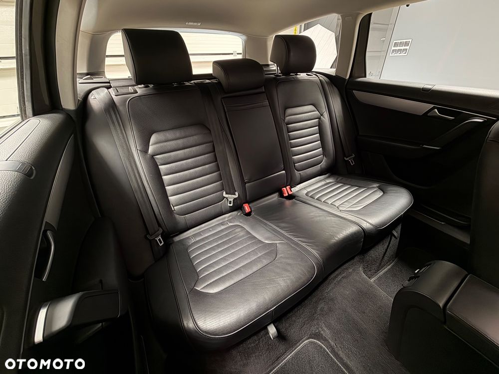 Volkswagen Passat 2.0 TDI 4Mot Highline - 19