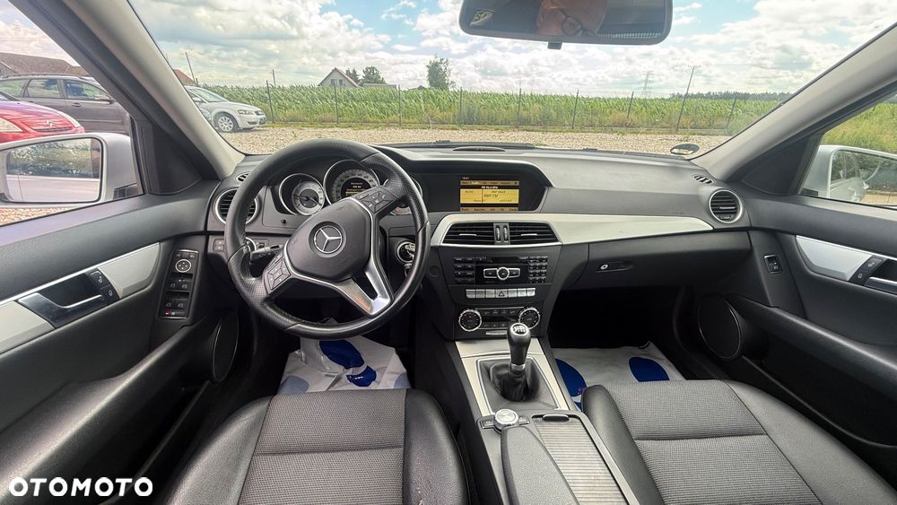 Mercedes-Benz Klasa C 220 CDI BlueEff Avantgarde - 10