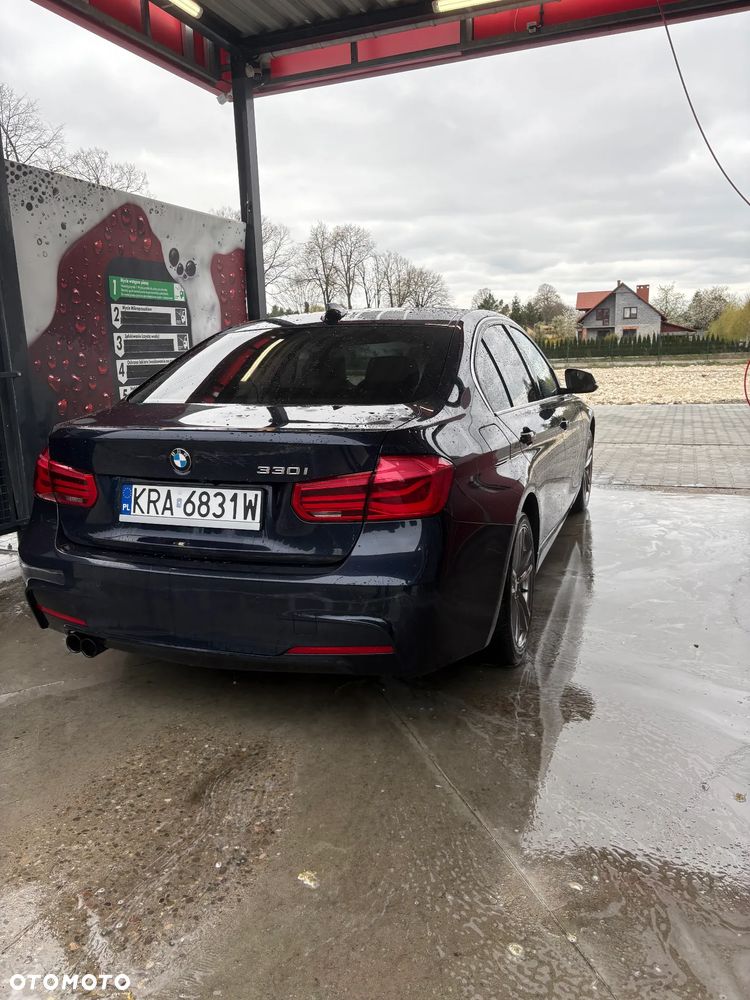 BMW Seria 3 330i - 2
