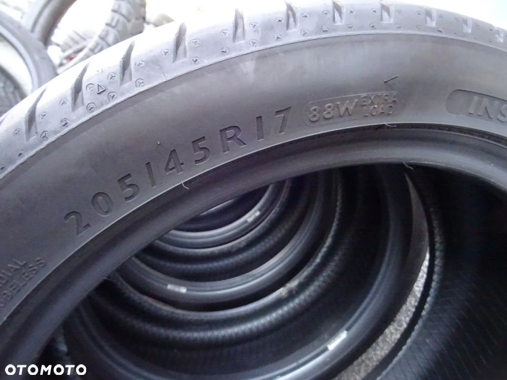 205/45/R17 88W Extra loud Dunlop Sport Maxx RT - 11