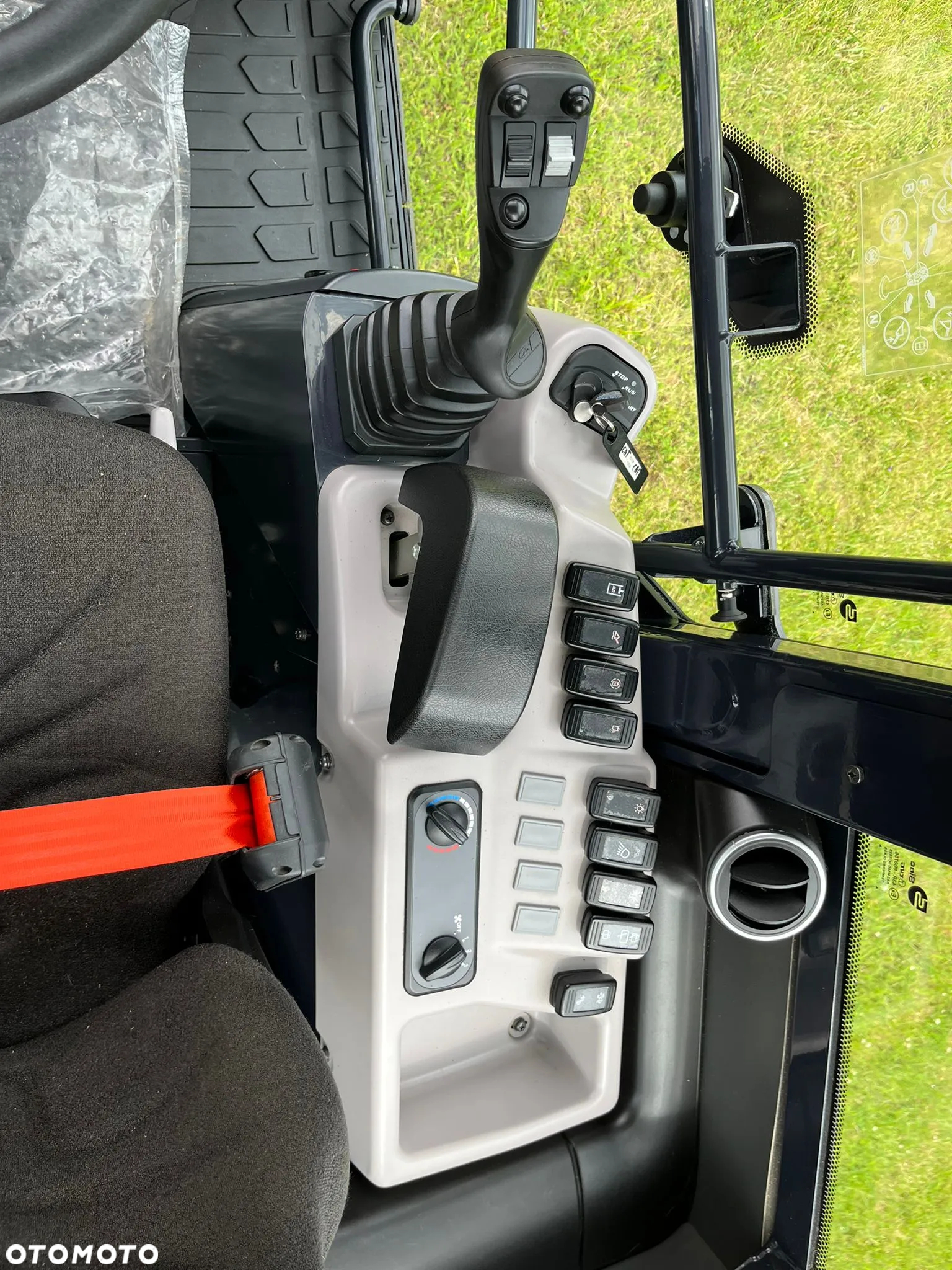 Kubota R070 - 13