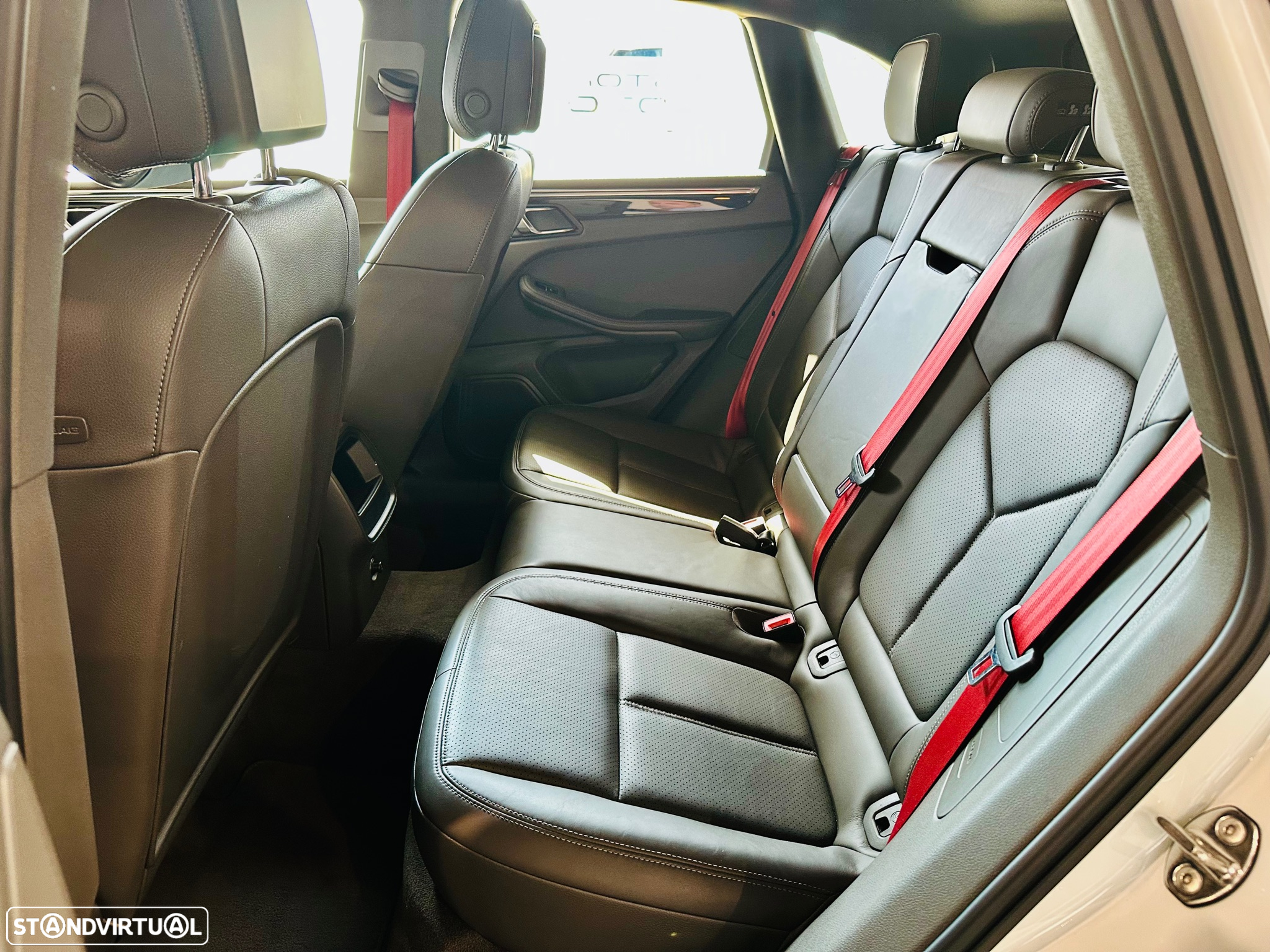 Porsche Macan - 32
