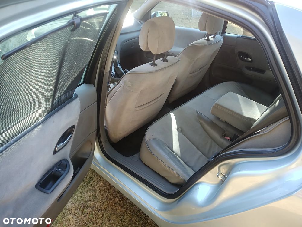 Renault Laguna - 8