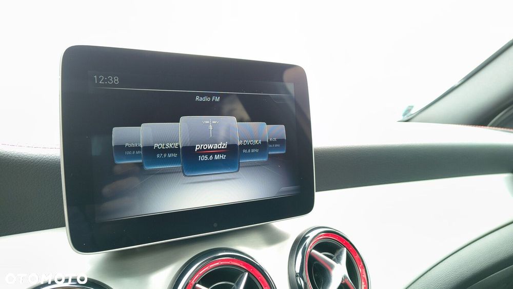 Mercedes-Benz GLA - 23