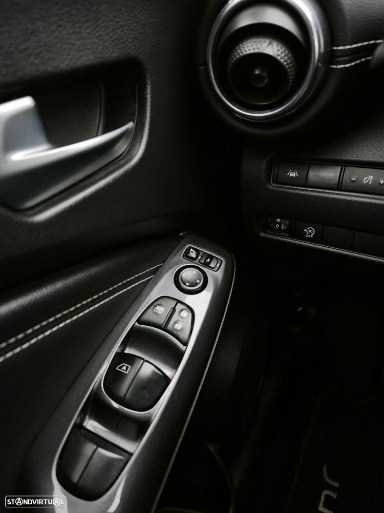 Nissan Juke 1.0 DIG-T N-Connecta - 19