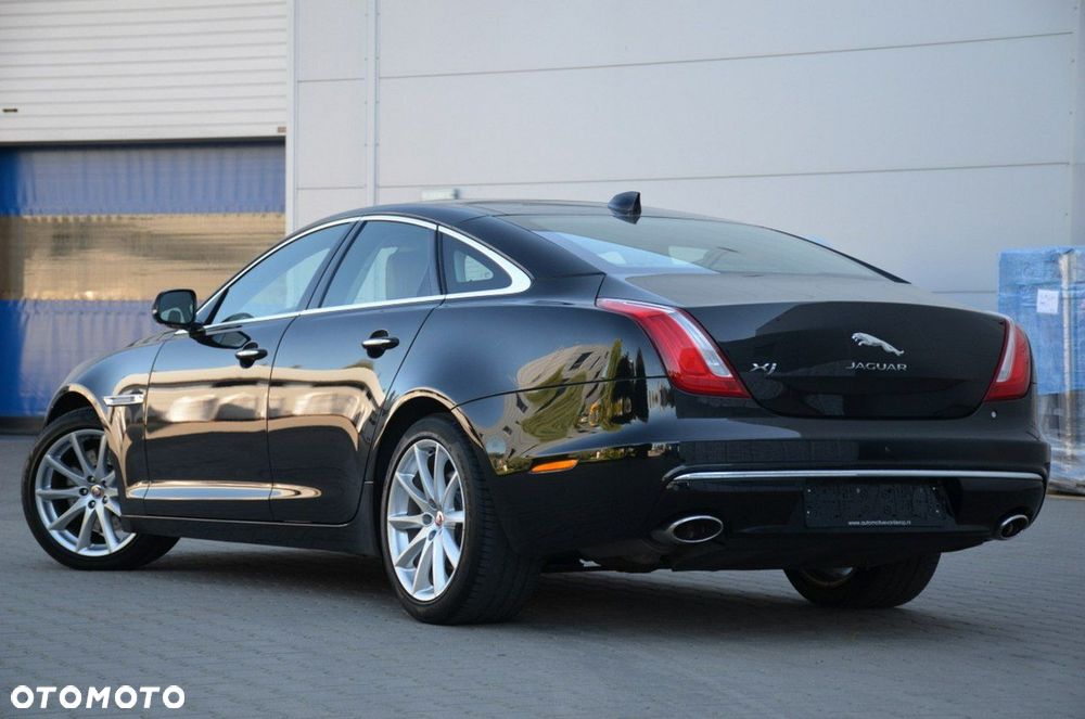 Jaguar XJ - 17