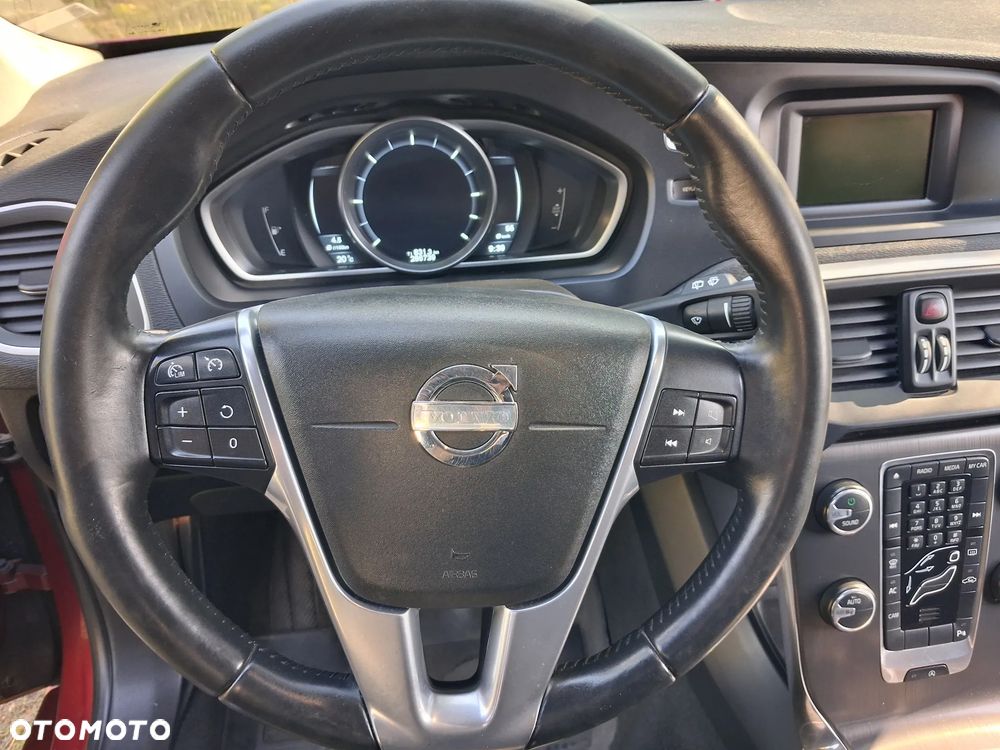 Volvo V40 D2 Momentum - 17