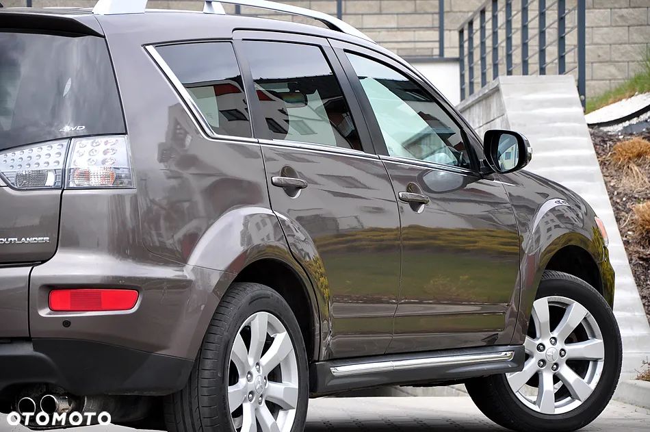 Mitsubishi Outlander - 16