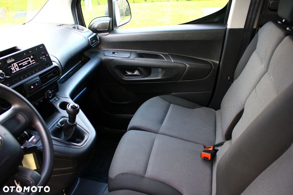 Toyota Proace City CHŁODNIA 1.5D-4D 102KM LONG L2 3 Osobowy - 26