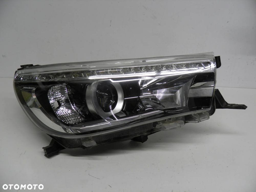 Reflektor prawy przedni TOYOTA HILUX VIII FULL LED 15-20 - 1