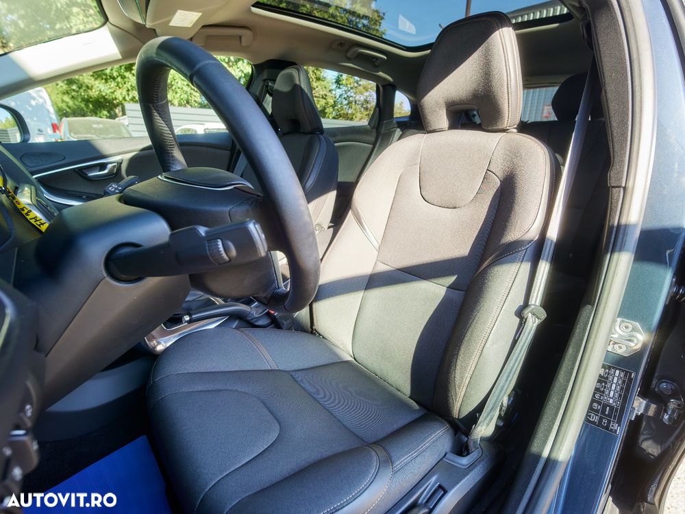 Volvo V40 D3 Geartronic Momentum - 18