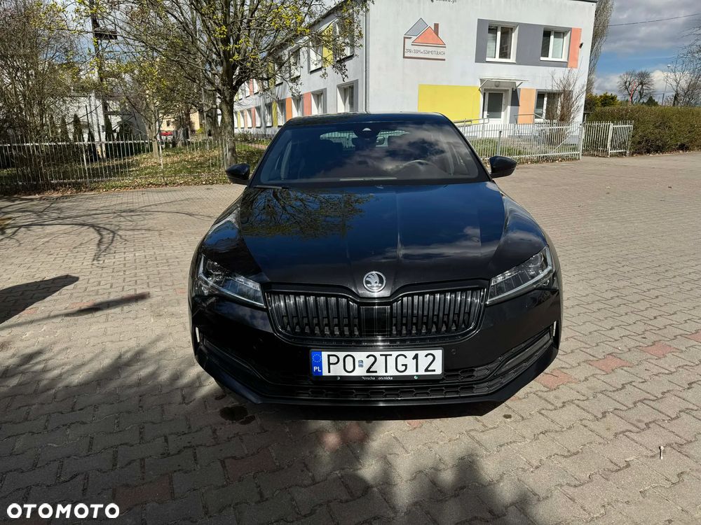 Skoda Superb 2.0 TDI SCR Sportline DSG - 9