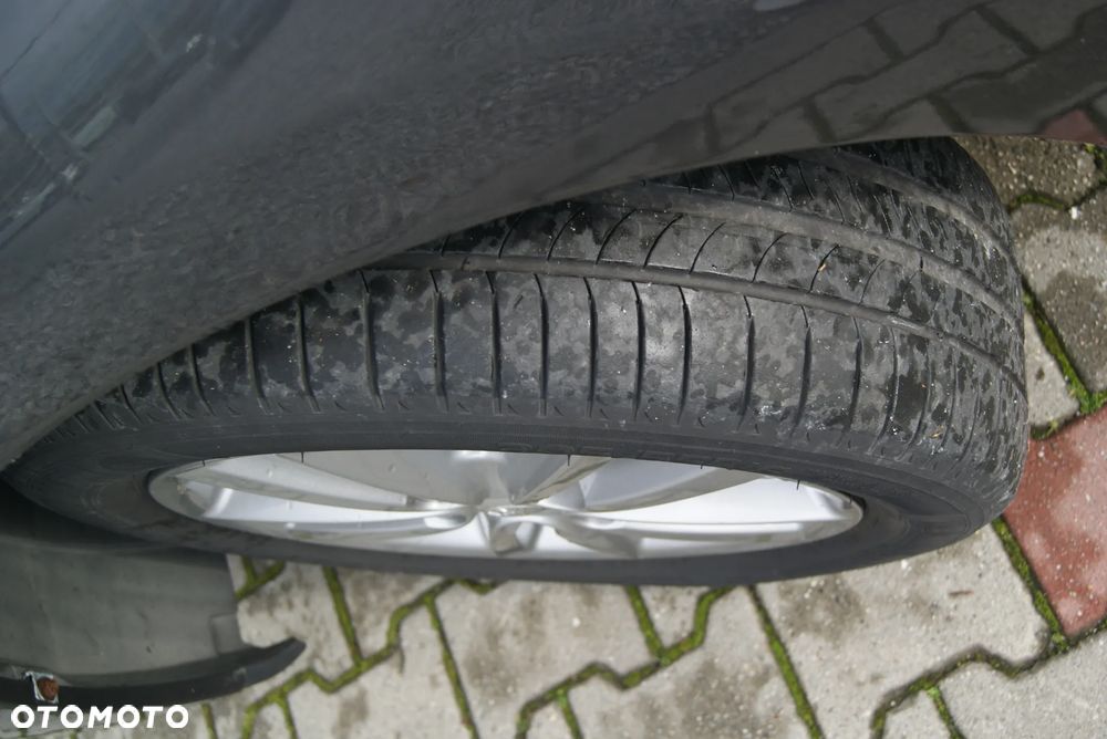 Toyota Auris 1.4 VVT-i - 9