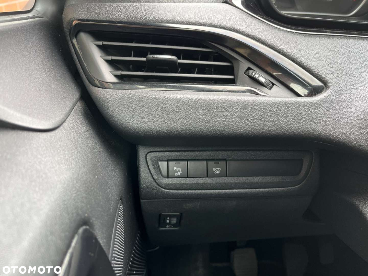 Peugeot 208 PureTech 82 Stop & Start Signature - 18