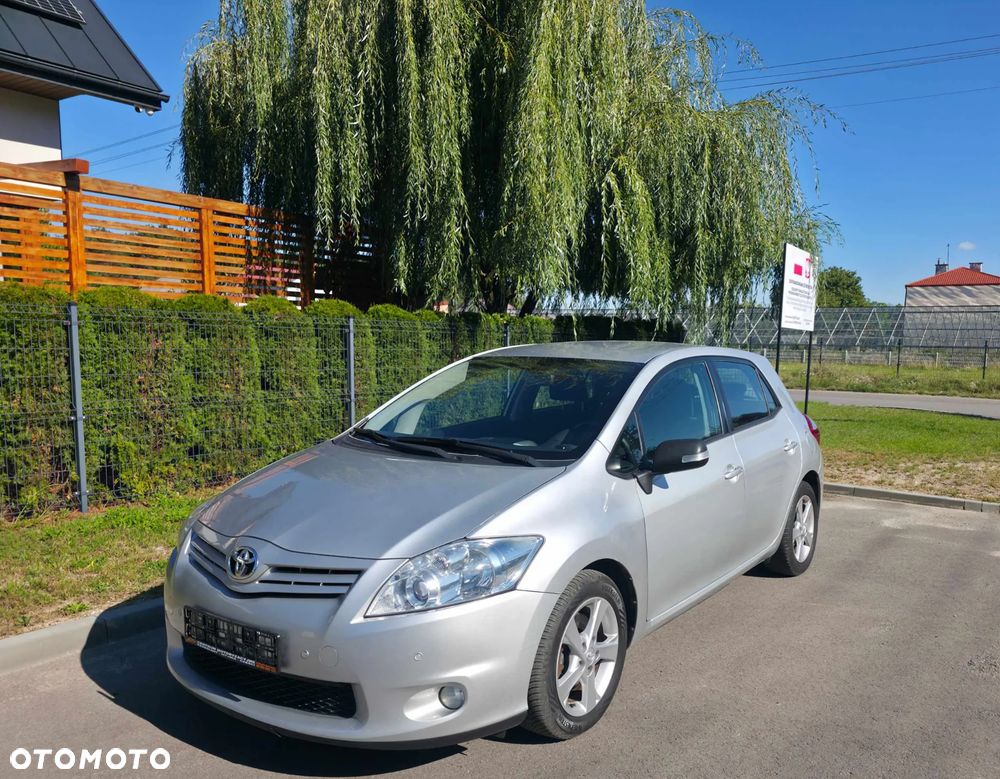 Toyota Auris - 1