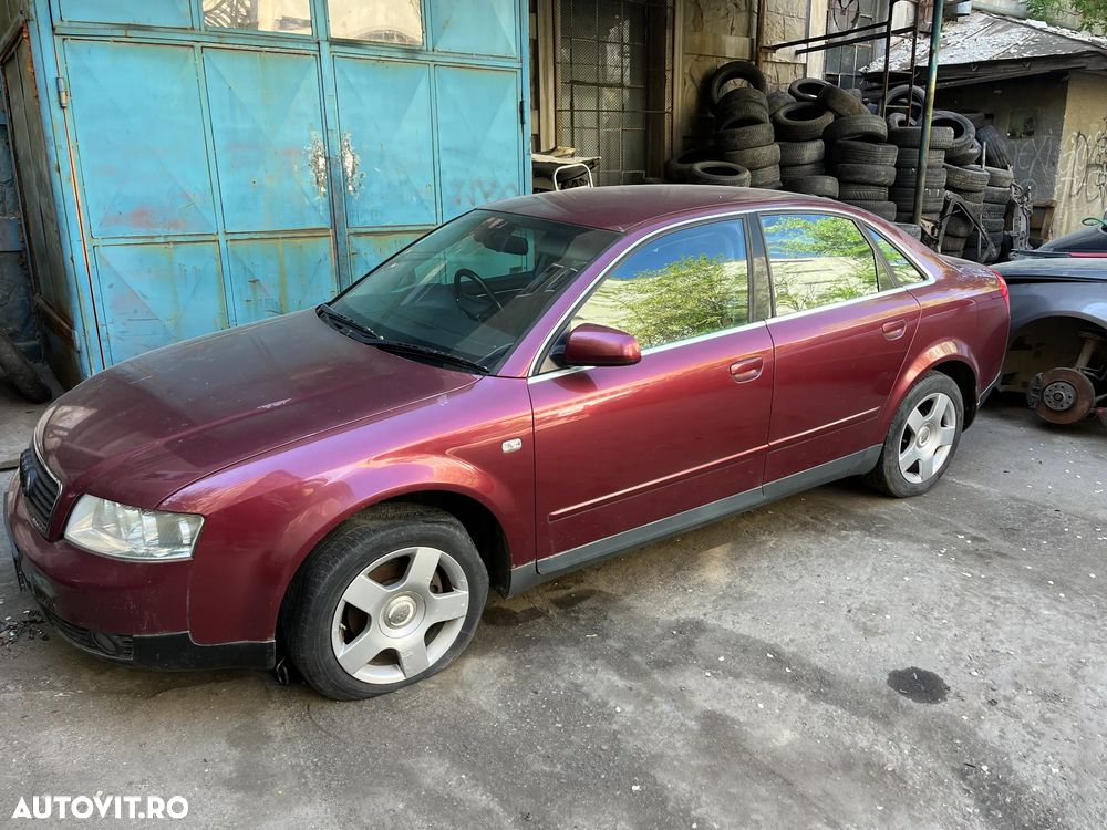 Dezmembrez Audi A4 B6 visiniu 2.0 benzina 2002 - 1