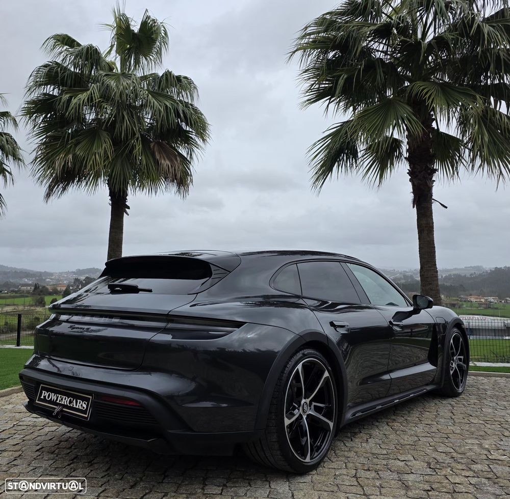 Porsche Taycan Cross Turismo 4 - 11