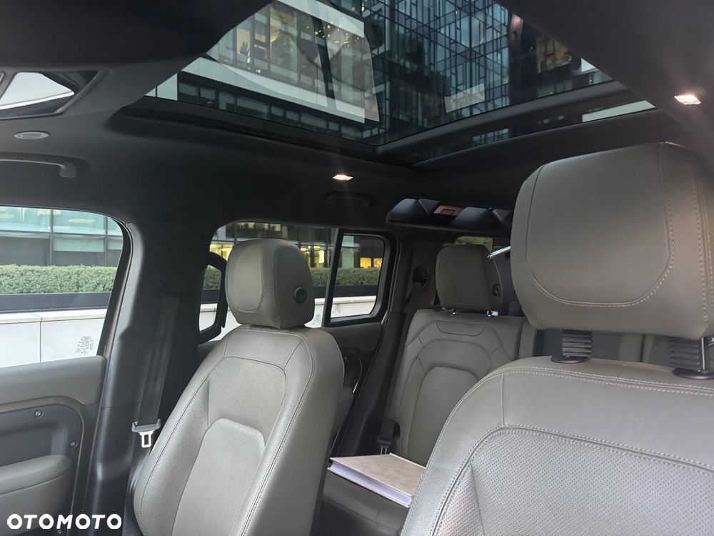 Land Rover Defender 110 3.0 D300 mHEV SE - 12