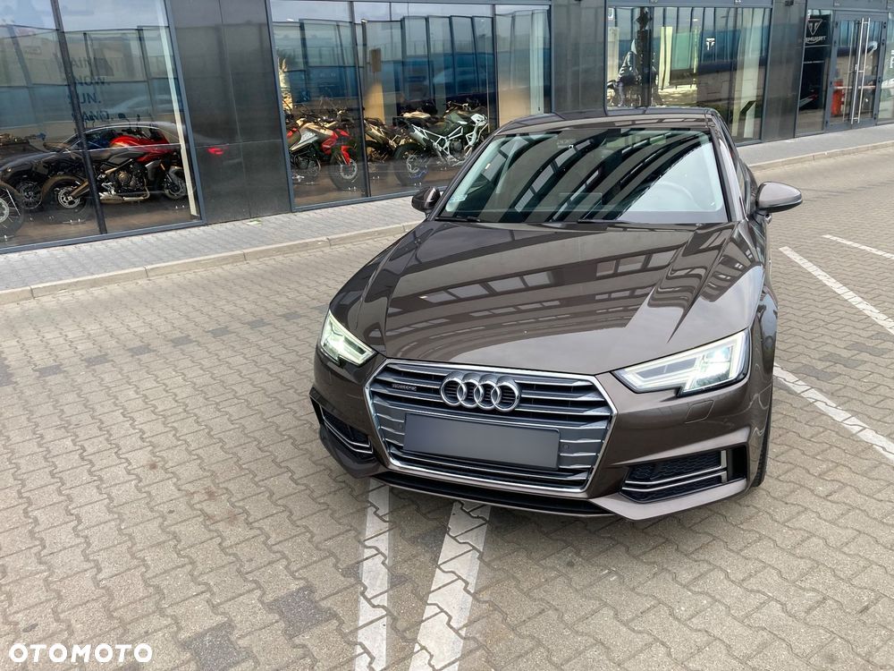 Audi A4 Limousine - 1