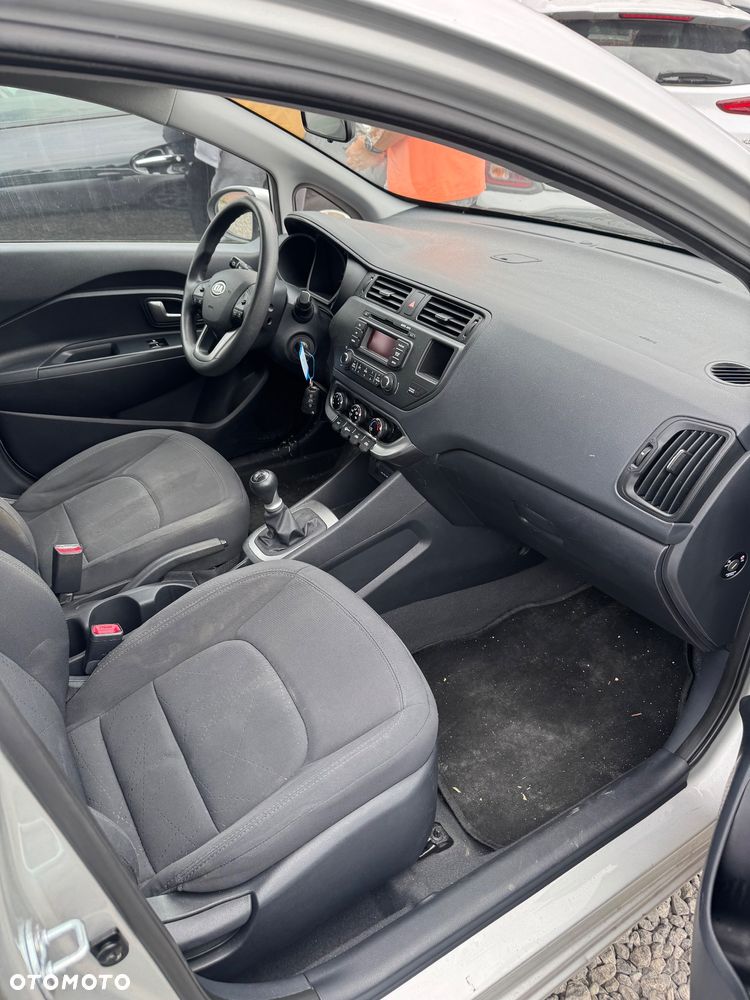 Kia Rio - 6
